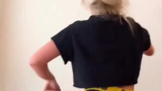 Katie Sigmond bad ass twerking – New Video