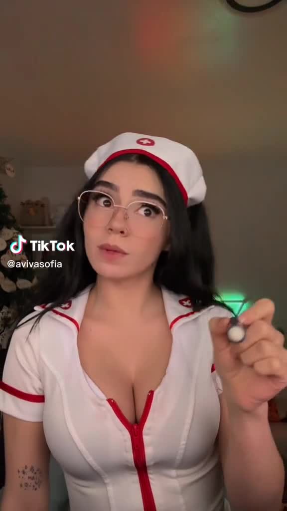 Damn !!! Aviva Sofia so HOT – Cosplay nurse leak BOOBS !!! Oh Yeah