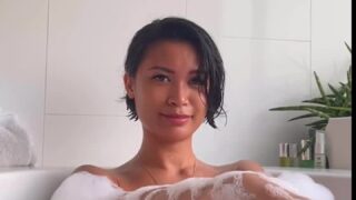 Asian Girl nude in Bathtub – Chanel Uzi 0nlyF Video