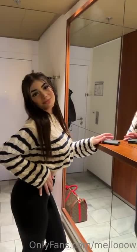 Mellooow Leaked Video – Two Lesbians Show Off Big BOOBs