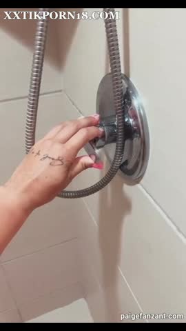 Paige VanZant NUde Shower – Leaked Video