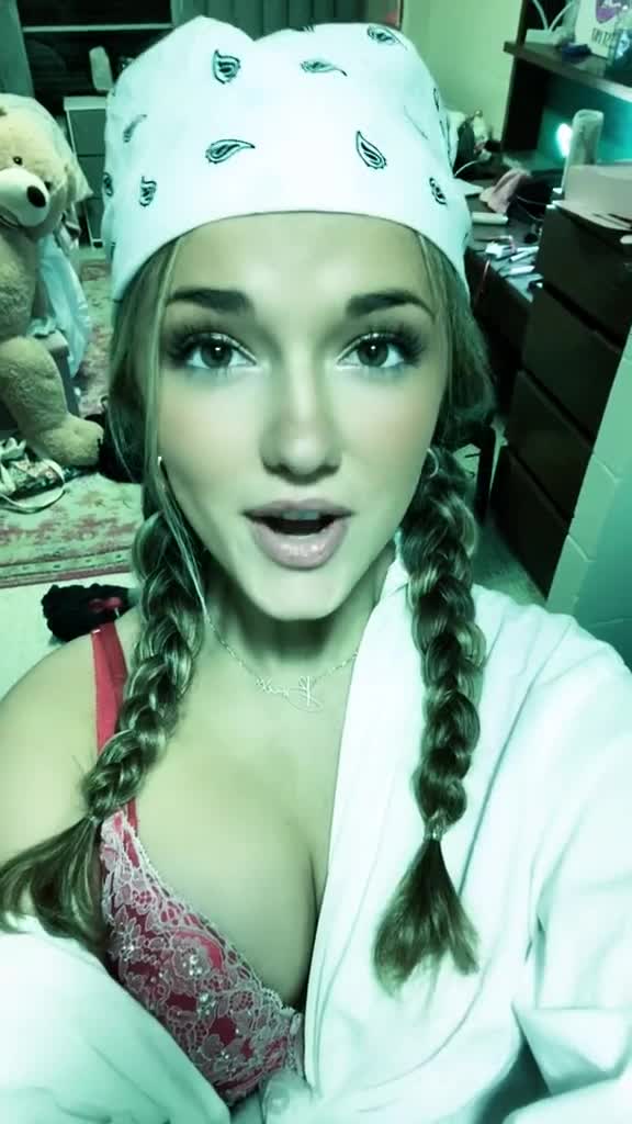 Breckie Hill onlyfans leak new Video