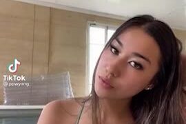 Ppwyang onlyfans leak video – Show big boobs at the pool