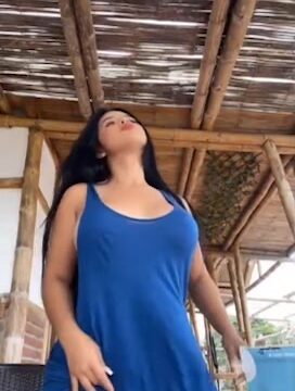 Alejandra Quiroz onlyfans leak – No panties show erotic dance