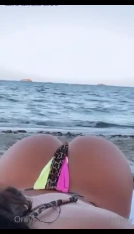 Nicole Dobrikov onlyfans leak – Pussy Finger fucking at the beach