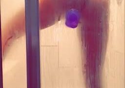 Reemarie onlyfans leak – Nude Doggy with a Dildo in bath