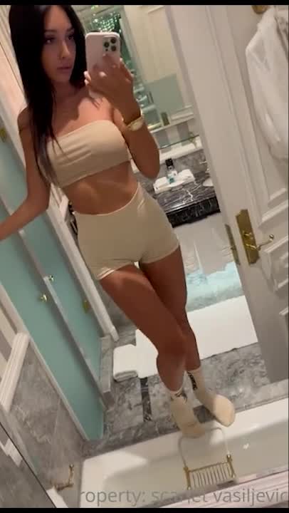 Scarlet Vas onlyfans leak – Show Off perfect tits in shower