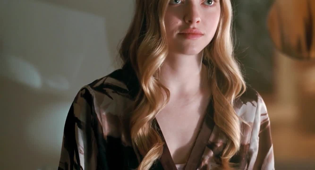 Amanda Seyfried sextape – Riding on a cock