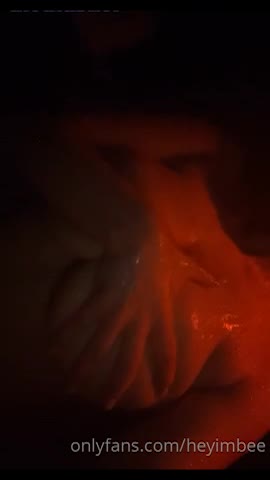 HeyImBee onlyfans leaked – Nude show off Wet boobs in shower