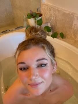 madi ruve Onlyfans leak – Fully naked in bathtub