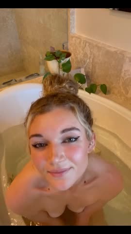 madi ruve Onlyfans leak – Fully naked in bathtub