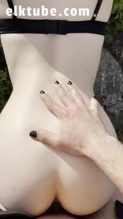 Militante Veganerin onlyfans leak – Doggy with Bf outdoor/ backshot