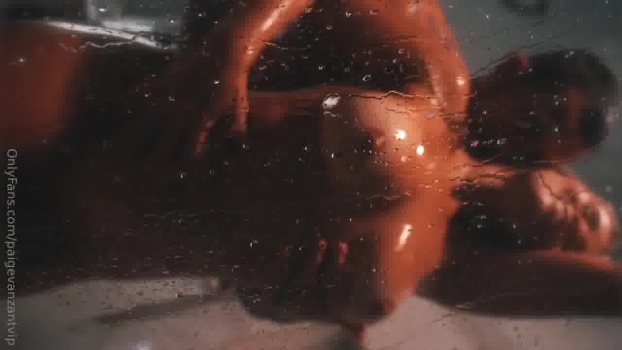 Paige VanZant Onlyfans leaked – Nude shower with Boyfriend / Hot!