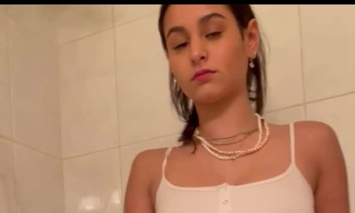 Sam Frank onlyfans leak – In shower