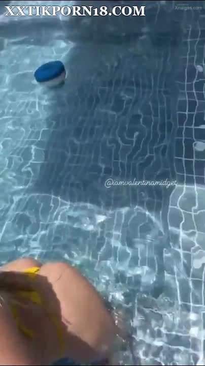 Valentina Midget onlyfans leaked – Fucking with a Midget dude