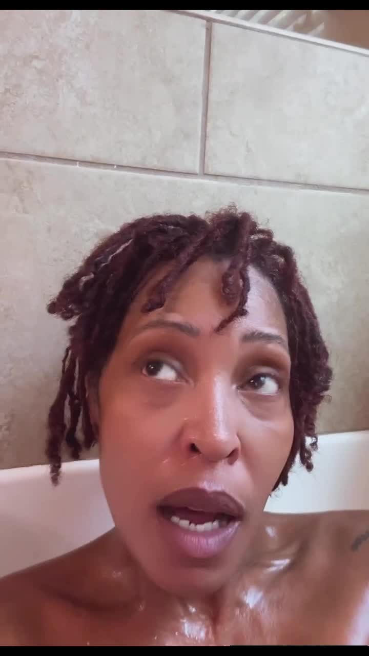 kyssmajor onlyfans leaked – Nude shower in bathtub