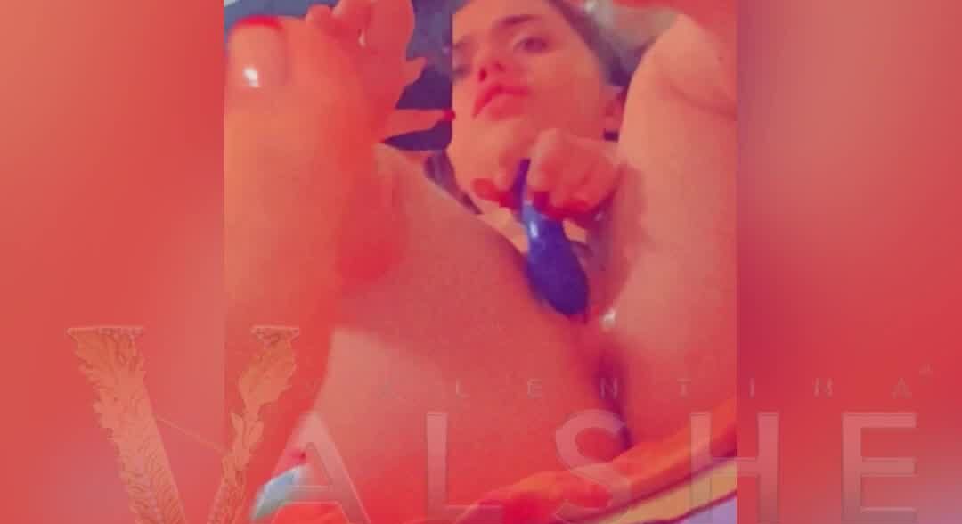 valentina midget leaked – Pussy masturbating while watching porn