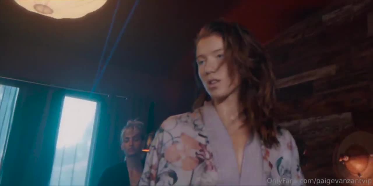 Paige VanZant Nude body massage with friends / Of leaked video