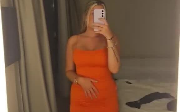 snowmixy onlyfans leaked – Selfie show off hot body