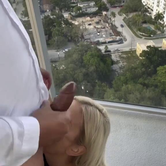 ScarlettKissesXO Real Estate Agent Fucked After House Tour Video