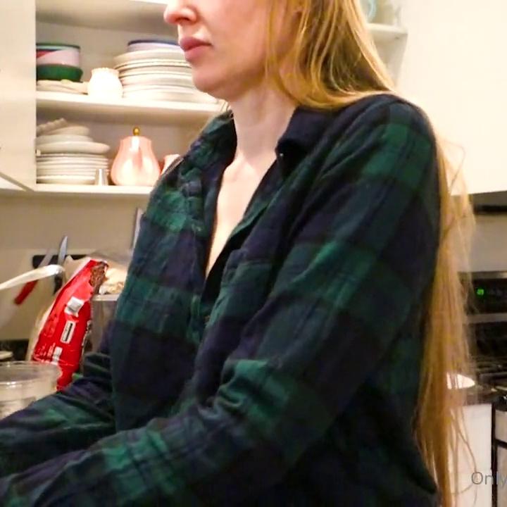 Rose Kelly Dishwashing Ass Tease Video Leaked