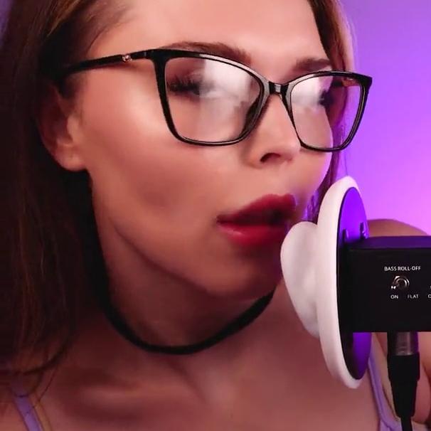 HeatheredEffect Close Up Ear Eating ASMR Video Leaked