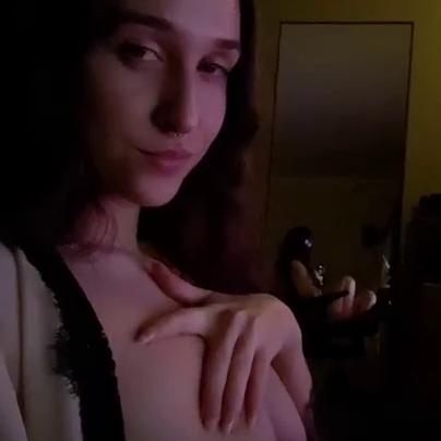 Khaljiit OnlyFans Topless Tease Clip Leaked