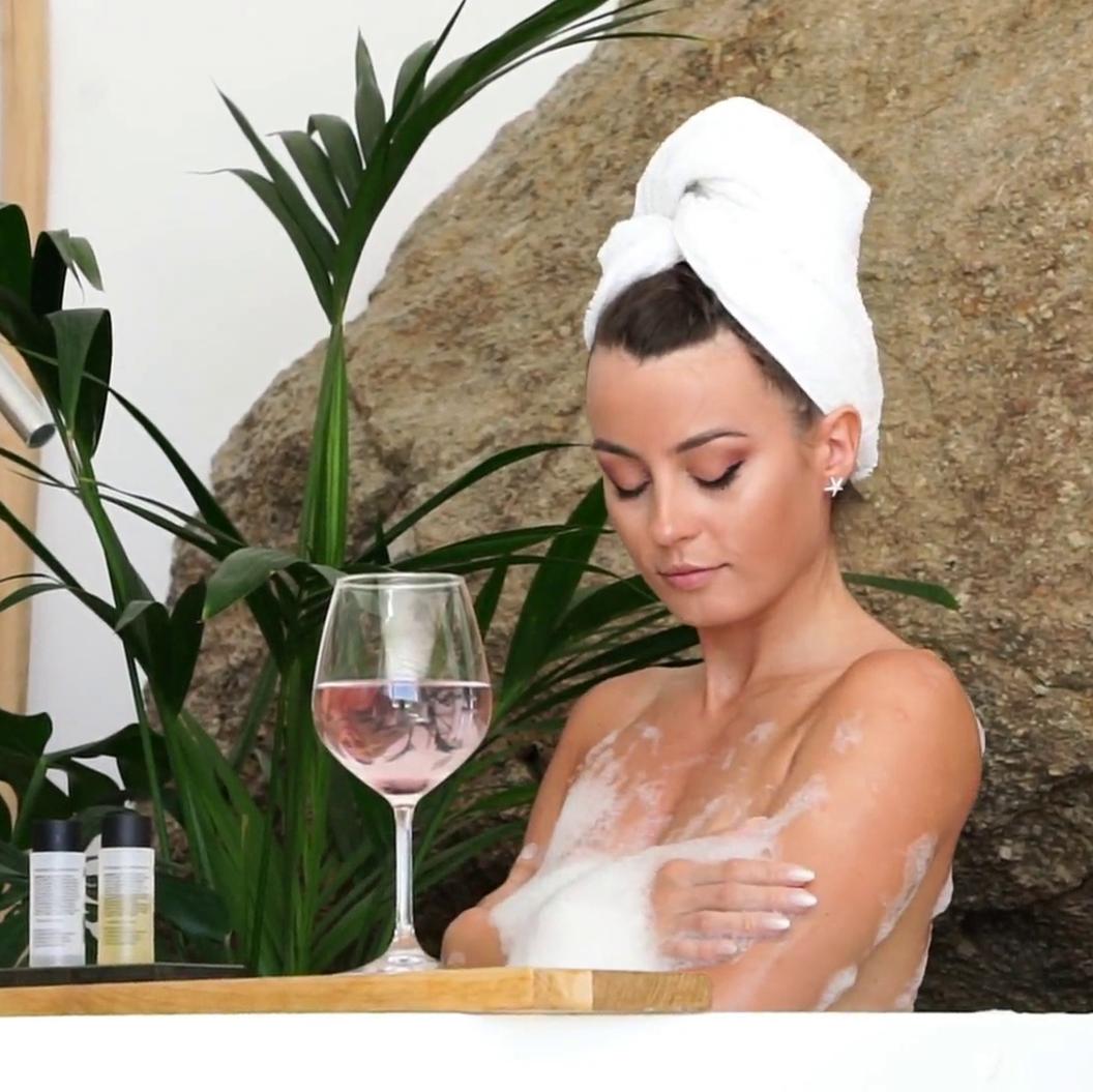 Anna Zapala Naked Soapy Bathtub PPV Video Leaked