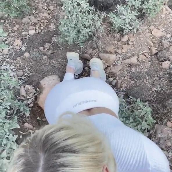 ScarlettKissesXO Outdoor Blowjob Video Leaked