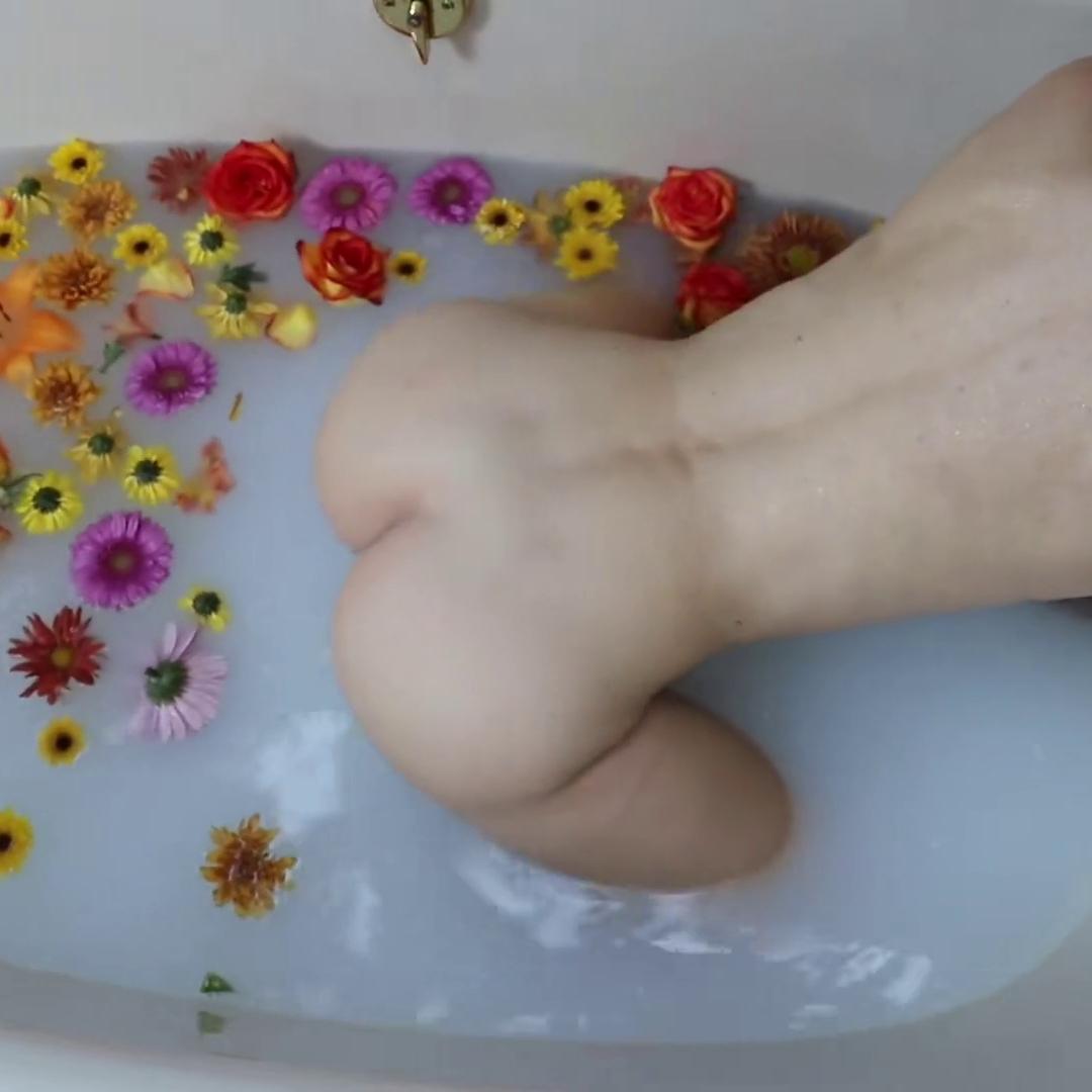 Abby Opel Bathtub Nude Twerk Video Leaked