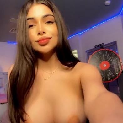 Alinaa Rose Nude Boobs Squeezing Porn Video Leaked