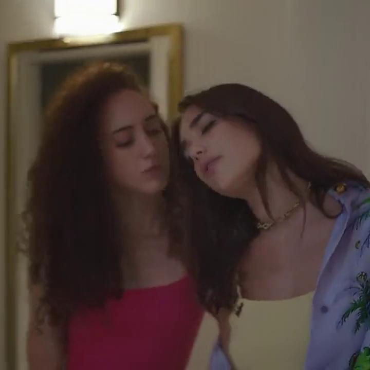 Dua Lipa Nude Video and Photos Leaked
