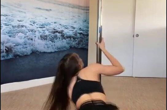Ally Hardesty Onlyfans Twerking Video