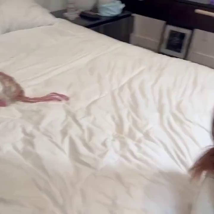 Camilla Araujo and Arikytsya Make Out Onlyfans Video Leaked