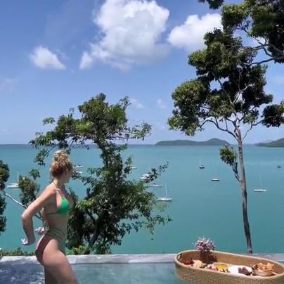 ScarlettkissesXO Sex By The Pool Onlyfans Video Leaked
